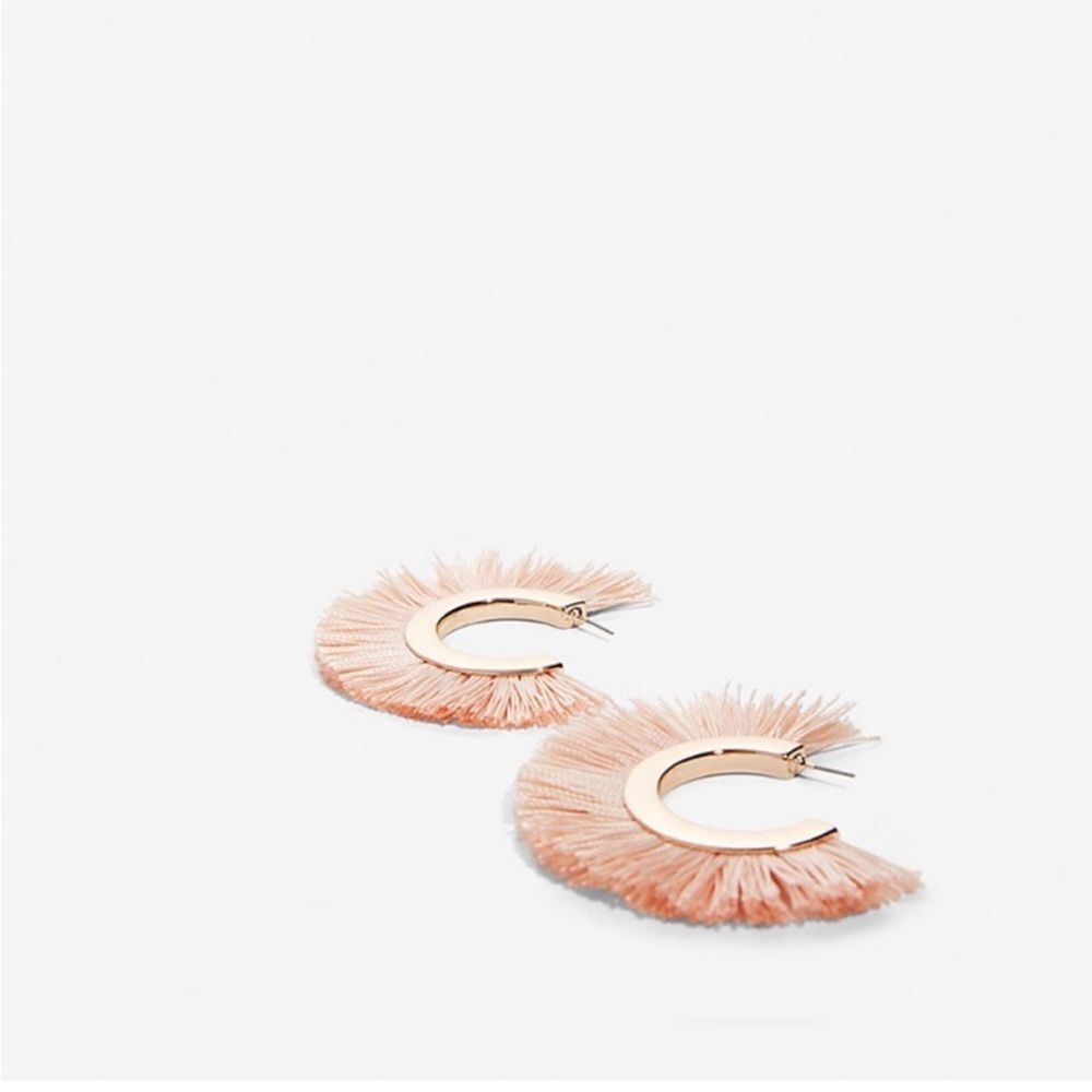 ✨HP✨Women's Pink Fringe Open Hoop Earrings✨